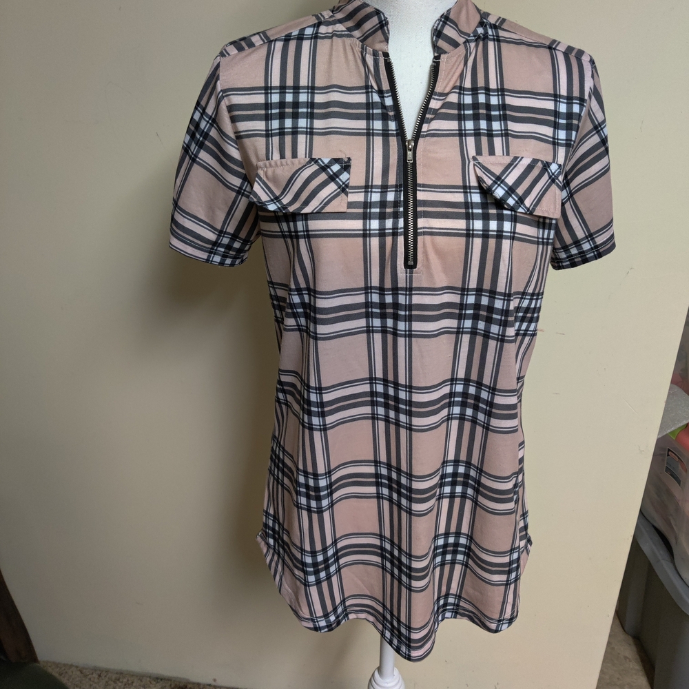 St Jubileens Peach Plaid Zip-Up Short Sleeve Top, Size Medium, Sporty Fall Tunic